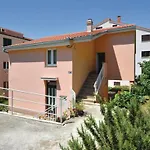 Zora Apartmán *