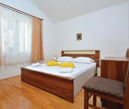 Apartment Zora *