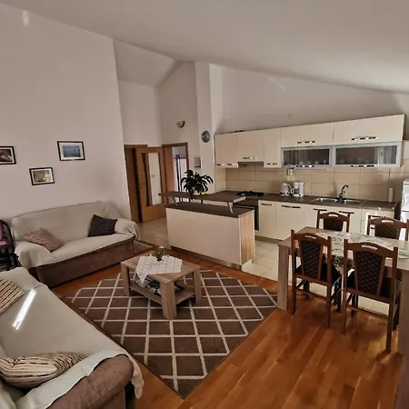 Apartment Zora Podstrana