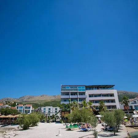 Zora Apartmán *